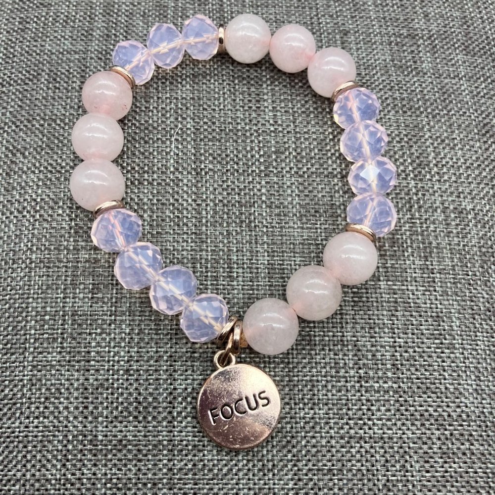 FOCUS Charm Stretch Bracelet Gold Purple Round Faceted Iridescent Soft Girl
